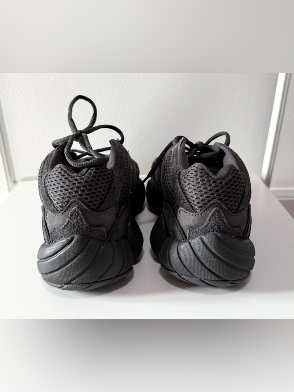Yeezy Sneakers - Picture 5 of 6